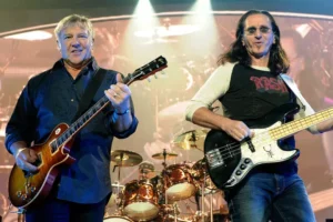Conheça Anika Nilles, a nova baterista do Rush na turnê de 2026