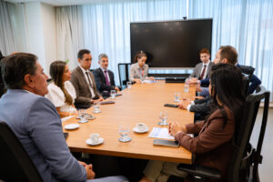 Débora Regis busca avanços para Lauro de Freitas durante encontro com presidente do TJ-BA