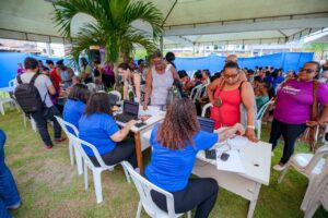 Prefeita Débora Regis acompanha lançamento da 2ª edição do Março Mulher em Lauro de Freitas