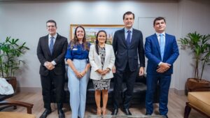 Prefeita Débora Regis se reúne com MP-BA para discutir nova sede do órgão em Lauro de Freitas