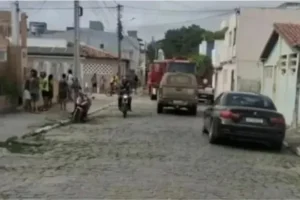 TRAGÉDIA EM SERRINHA: três crianças morrem carbonizadas dentro de casa e mãe é presa em flagrante