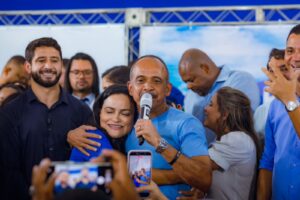 Elinaldo participa da inauguração do novo PA Nelson Barros ao lado de Débora Régis e destaca avanços de Lauro de Freitas