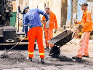 Prefeitura avança com obras do Pavimenta Lauro em ruas de Itinga