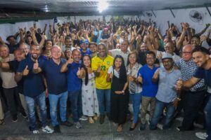 Elinaldo intensifica agenda em Camaçari e RMS ao lado de pré-candidatos a deputado federal
