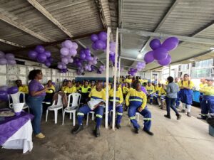 Prefeitura leva ação de conscientização do Agosto Lilás para profissionais da limpeza pública