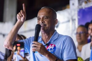 Apoio a Elinaldo ganha força em Lauro de Freitas e Feira de Santana na reta final