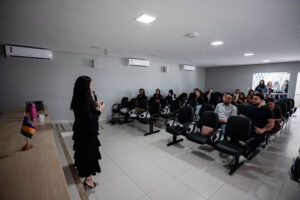 Capacitação sobre nova Lei de Licitações reúne servidores municipais em Lauro de Freitas
