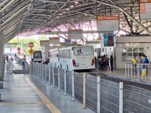 Lauro de Freitas garante transporte público gratuito durante todo o domingo e acompanha operação dos ônibus